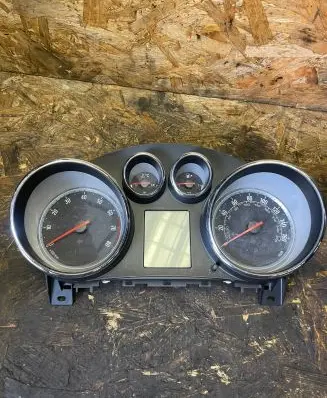 Opel Astra J Speedometer (instrument cluster) 13338437 600775883 50843731004308