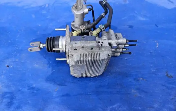Lexus CT 200H ABS Pump 47210-76090