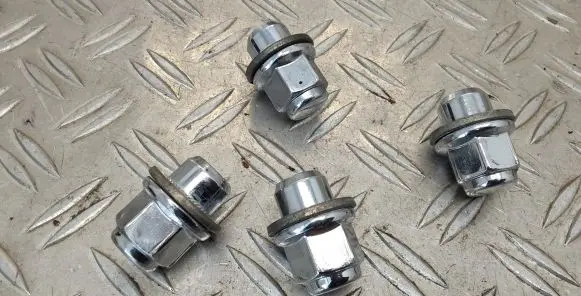 Toyota Yaris Nuts/bolts 