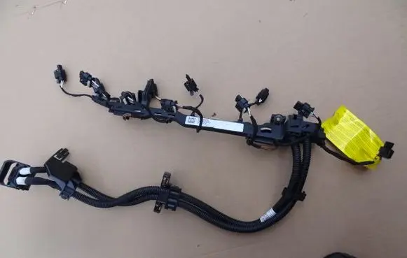 BMW 4 F32 F33 Fuel injector wires 7330400