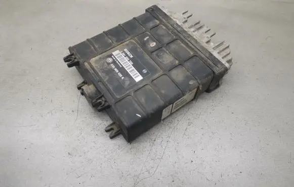 Volkswagen Golf III Engine control unit/module 0261200750 030906026K
