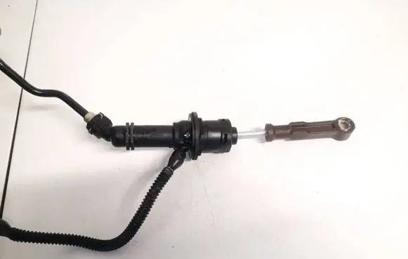 Dacia Sandero Clutch master cylinder 306104118r