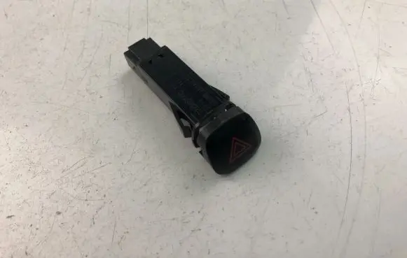 Volvo XC90 Hazard light switch 9123682