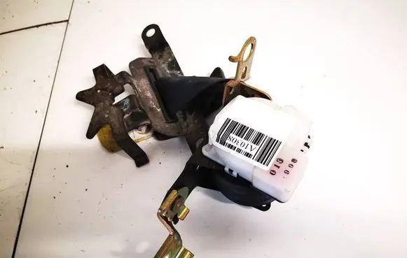 Middle seatbelt (rear)