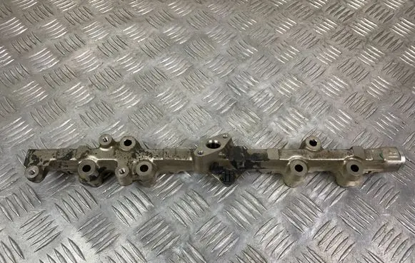 Infiniti QX80 Fuel main line pipe