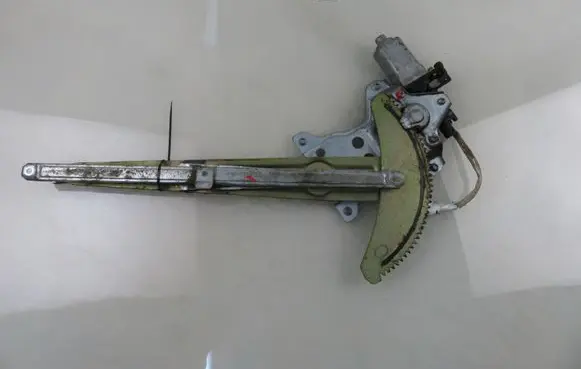 Suzuki Jimny Front door window regulator with motor 8346081A10
