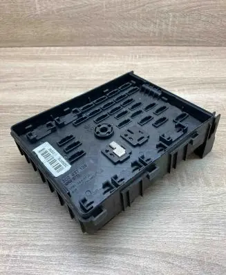 Volkswagen PASSAT B6 Fuse module 3C0937125