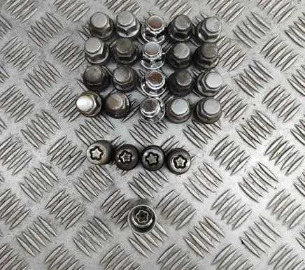 Lexus IS III XE30 Nuts/bolts 9094201033 PW45600013