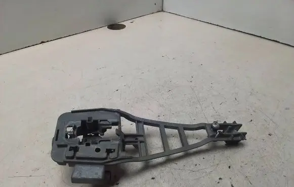 Opel Vectra C Front door exterior handle/bracket 