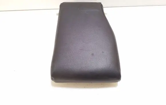 Mitsubishi Outlander Rear seat armrest 
