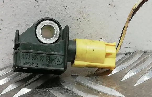 Mercedes-Benz A W169 Airbag deployment crash/impact sensor 0009906 A1729056000