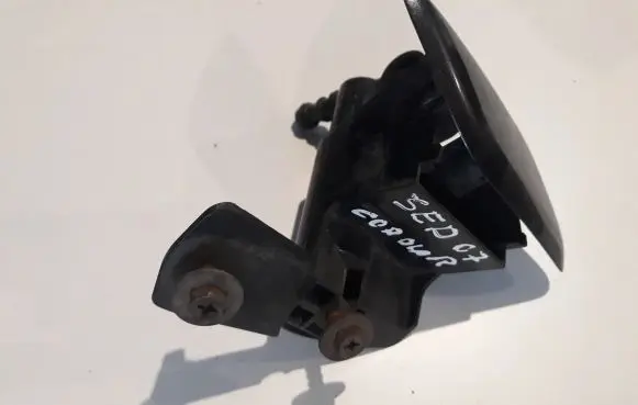 Headlight washer spray nozzle