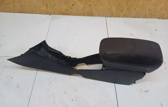 Toyota Avensis T250 Center console 