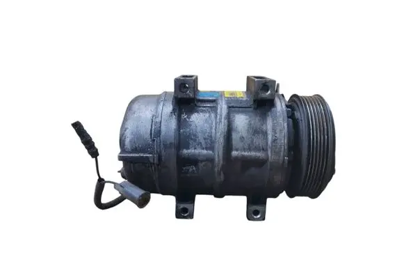 Volvo V70 Air conditioning (A/C) compressor (pump) 8708581