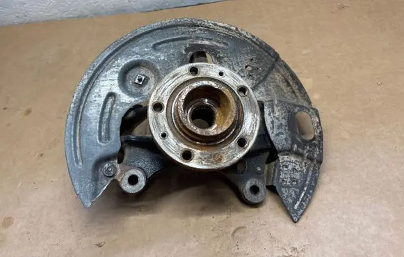 Peugeot 3008 II Front wheel hub