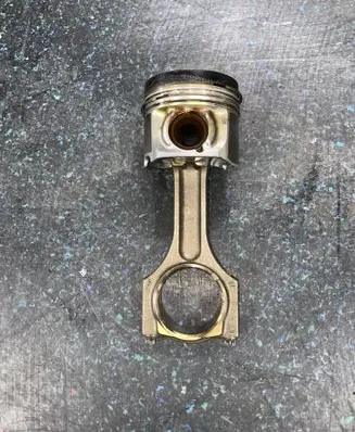 BMW 5 F10 F11 Piston with connecting rod 84L110