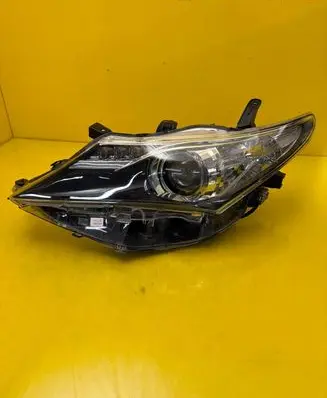 Toyota Auris E180 Headlight/headlamp 8117002J60