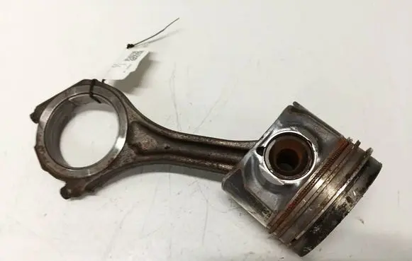 Audi Q7 4L Piston with connecting rod 059AA