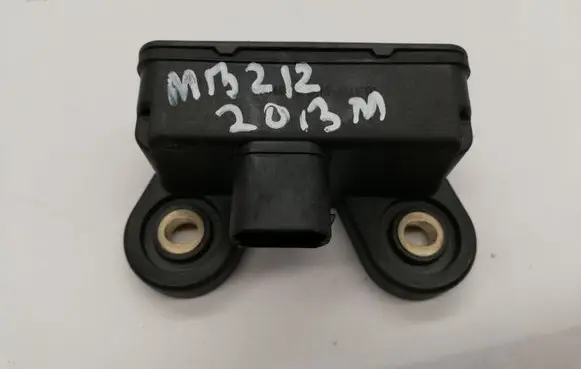 Mercedes-Benz E W212 ESP acceleration yaw rate sensor A0009052500