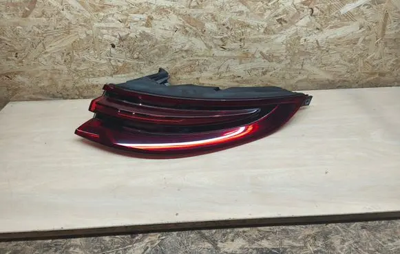 Porsche Panamera (971) Rear/tail lights 971945092B L971076