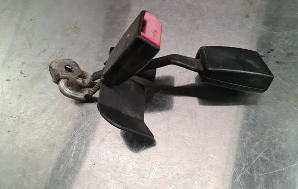 Audi A4 S4 B5 8D Middle seatbelt buckle (rear) 8D0857739D