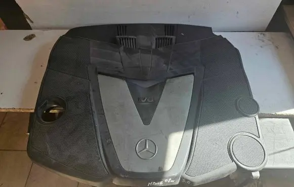 Mercedes-Benz E W211 Engine cover (trim) A6420101767 0111337A 01102800
