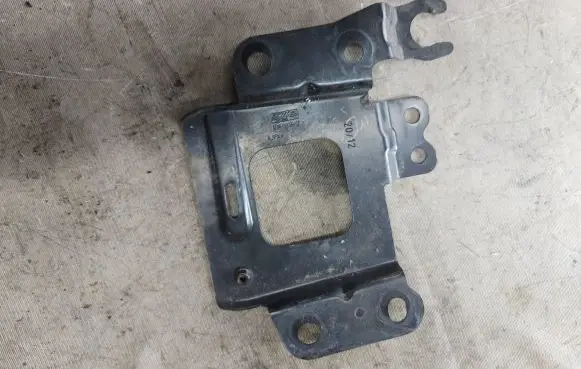 Ford Galaxy Engine mounting bracket 6g9nr6k034