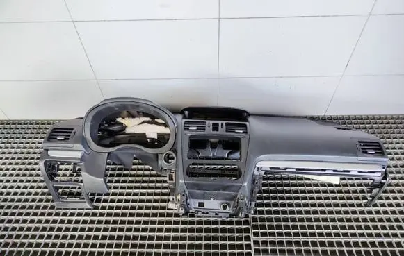 Subaru Forester SJ Dashboard 66040FJ01009 66040FJ010