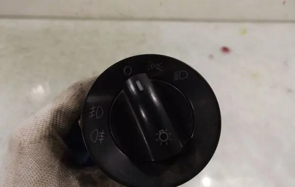 Light switch