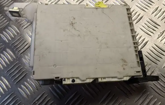 Lexus CT 200H Fuse module 760134659 A1082730
