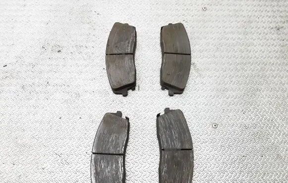 Chrysler 300 - 300C Brake pads (front) 