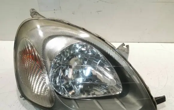 Toyota Yaris Headlight/headlamp