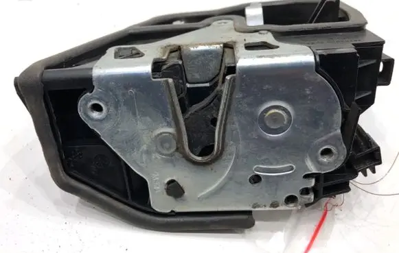 Mini Cooper Countryman R60 Front door lock 7318421