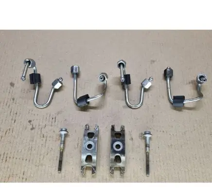 Volkswagen Golf VI Fuel injector supply line/pipe 
