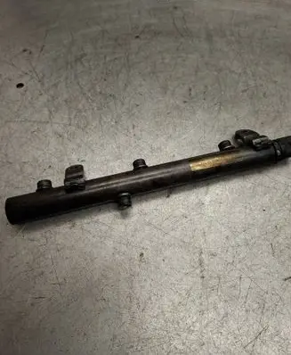 Mercedes-Benz E W211 Fuel main line pipe A6420702595 0719100881