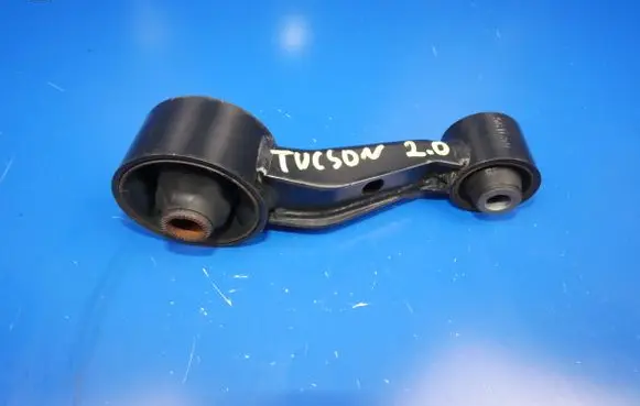 Hyundai Tucson TL Gearbox mounting bracket 