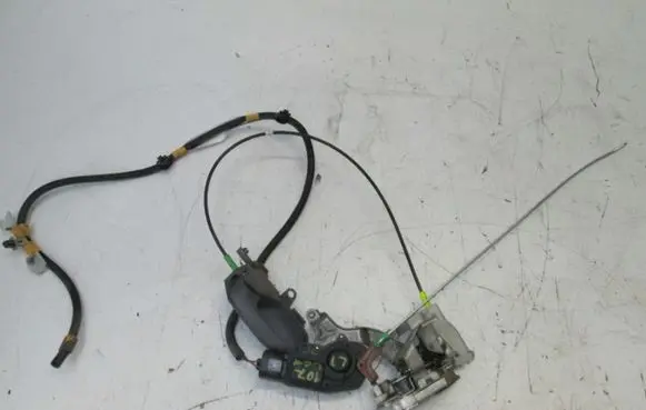 Peugeot 107 Rear door lock 24087816