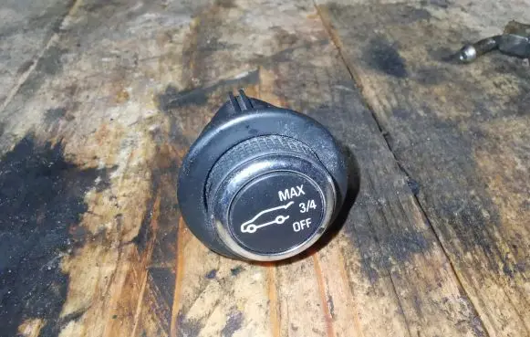 Opel Insignia A Tailgate opening switch 