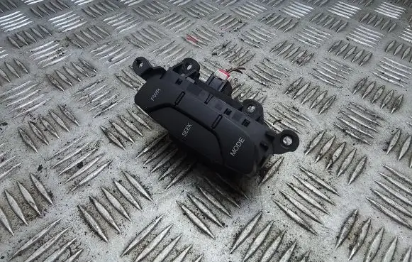 Chevrolet Captiva Steering wheel buttons/switches 96628528