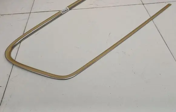 Volkswagen PASSAT B6 Rear door glass trim molding 3C0853375L