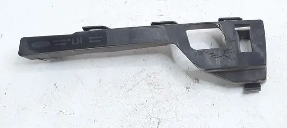 Front bumper mounting bracket