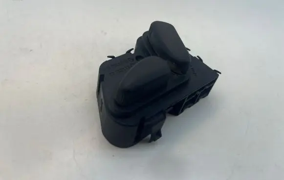Mercedes-Benz C W203 Seat control switch 2108213851