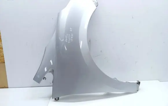 Toyota Verso-S Fender 