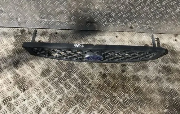 Ford Focus Front grill 2m518200ag