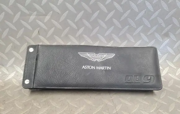 Aston Martin DB9 User manual 