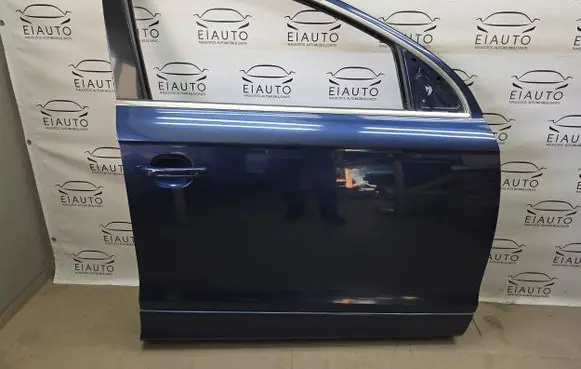 Audi Q7 4L Front door