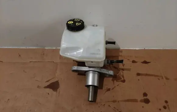 Volvo XC90 Master brake cylinder 32130227