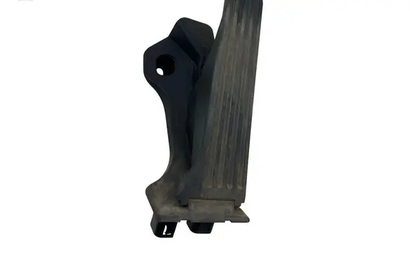 Volkswagen Tiguan Accelerator throttle pedal 65101011