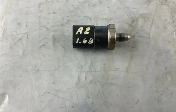 Fuel pressure sensor