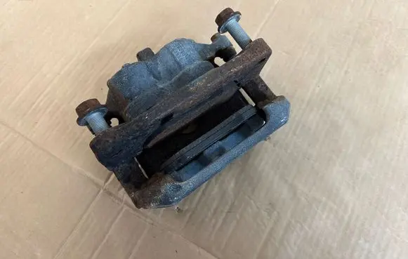 Volkswagen Amarok Front brake caliper L69215M10 7823